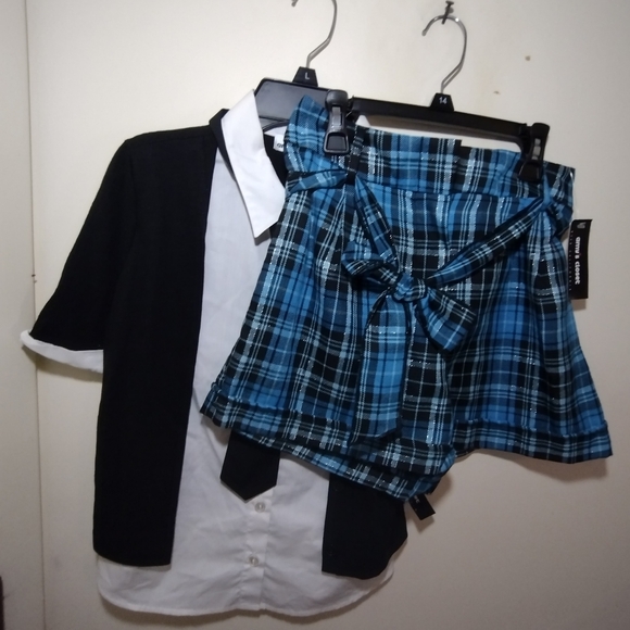 NWT Girls Blouse Short Sleeve and skort set - Picture 2 of 7